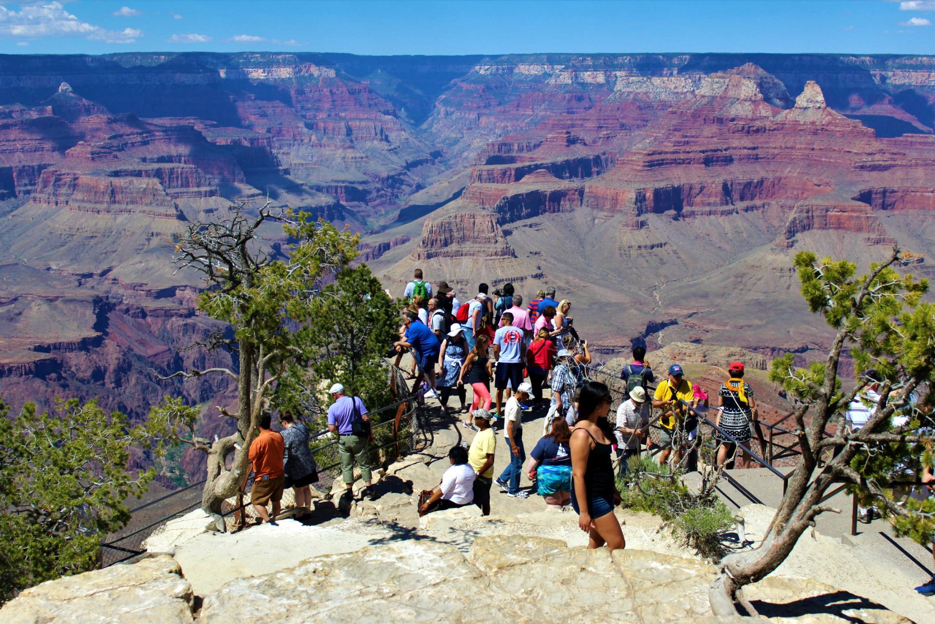 corporate event planner Miami destination management incentive trip group exploring scenic outdoor location